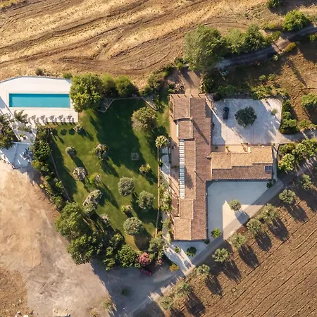 Tenuta Madre Çiftlik konaklama *